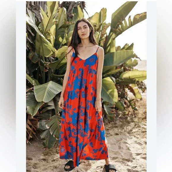 Velvet By Graham & Spencer Colette
Printed Maxi Dress In Blue Red Floral size M - Picture 1 of 10